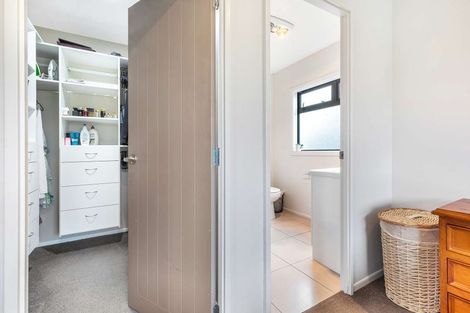 Photo of property in 8 Latham Stubbs Crescent, Waipawa, 4210