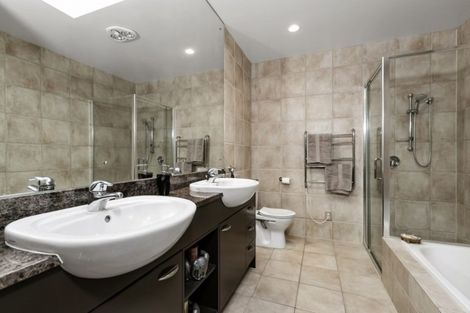 Photo of property in 35 Holdens Road, Henderson, Auckland, 0612