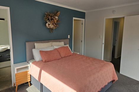 Photo of property in 13 Birdie Lane, Waiwhakaiho, New Plymouth, 4312