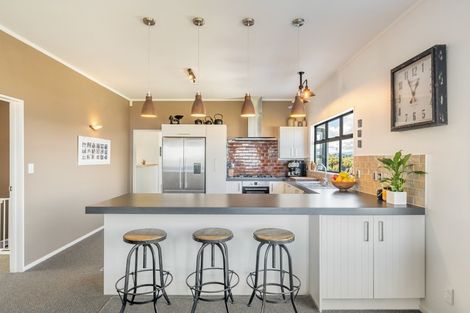 Photo of property in 117 Normandale Road, Normandale, Lower Hutt, 5010