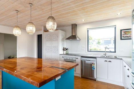 Photo of property in 19 Tunarau Street, Raglan, 3225