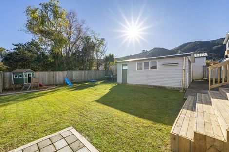 Photo of property in 27 Rimu Street, Naenae, Lower Hutt, 5011