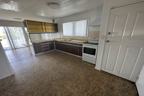 Photo of property in 409 Massey Road, Mangere East, Auckland, 2024