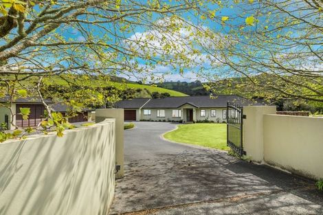 Photo of property in 1030 Peak Road, Helensville, 0875