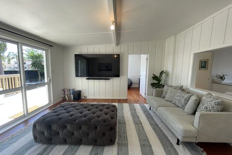 Photo of property in 61 Kauri Road, Stanmore Bay, Whangaparaoa, 0932