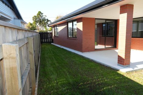 Photo of property in 5 Wheeler Place, Upper Vogeltown, New Plymouth, 4310