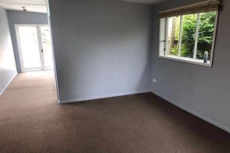 Photo of property in 44 Sylvan Avenue, Northcote, Auckland, 0627