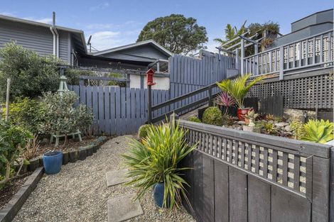 Photo of property in 75 Belt Road, New Plymouth, 4310