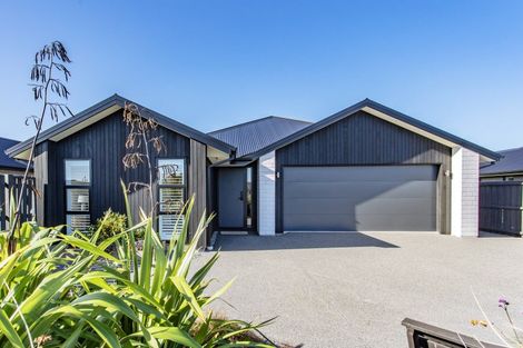Photo of property in 17 Goldie Drive, Rangiora, 7400