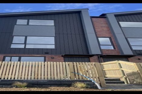 Photo of property in 2/39 Dale Crescent, Pakuranga, Auckland, 2010