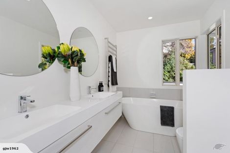 Photo of property in 214b Mount Pleasant Road, Mount Pleasant, Christchurch, 8081