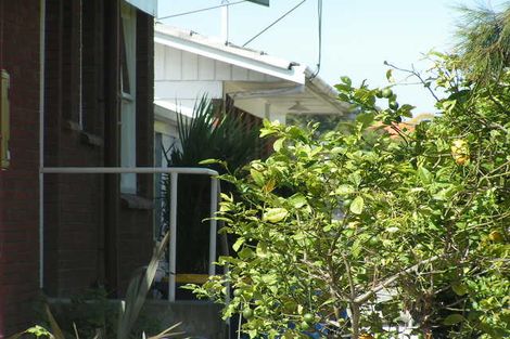 Photo of property in 1/38 Knightsbridge Drive, Forrest Hill, Auckland, 0620