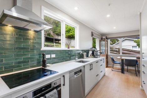 Photo of property in 16 Spicer Place, Tawa, Wellington, 5028