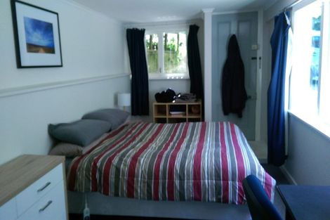 Photo of property in 19 Governor Road, Northland, Wellington, 6012