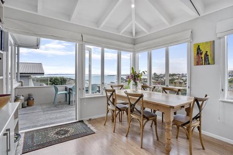 Photo of property in 2/5 Colmar Road, Mellons Bay, Auckland, 2014