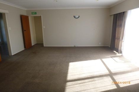 Photo of property in 1b/2 Divich Avenue, Te Atatu South, Auckland, 0610