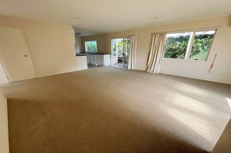 Photo of property in 10 Granville Drive, Massey, Auckland, 0614