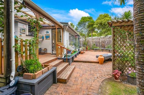 Photo of property in 13 Awaruku Road, Torbay, Auckland, 0630