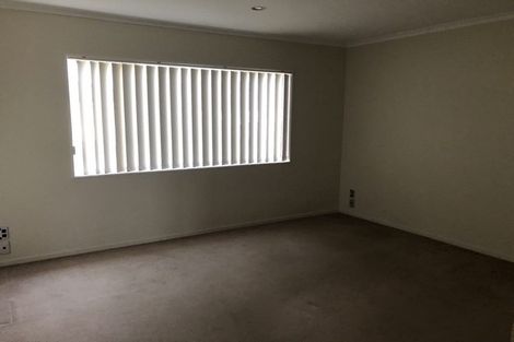 Photo of property in 28 Maypark Crescent, Flat Bush, Auckland, 2016