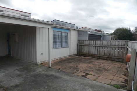 Photo of property in 6 Westmere Place, Takaro, Palmerston North, 4412