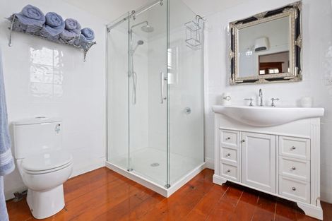 Photo of property in 23a Shakespear Road, Army Bay, Whangaparaoa, 0930