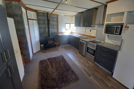 Photo of property in 33 Clifden Highway, Tuatapere, 9620