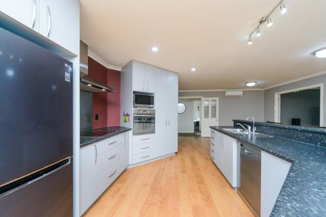 Photo of property in 46 Peter Hall Drive, Kelvin Grove, Palmerston North, 4414