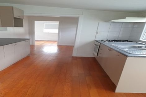 Photo of property in 8 Northcote Road, Takapuna, Auckland, 0622