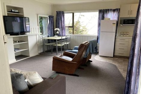 Photo of property in 6 Church Street, Winton, 9720