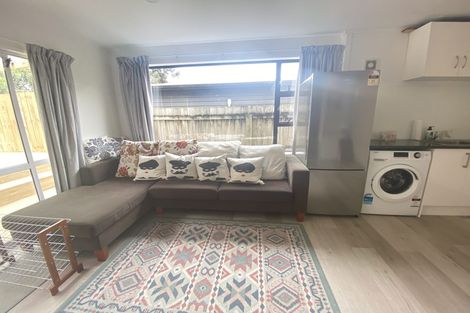 Photo of property in 28b Tamahere Drive, Glenfield, Auckland, 0629