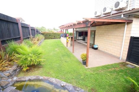Photo of property in 27 Edgewood Way, Henderson, Auckland, 0612