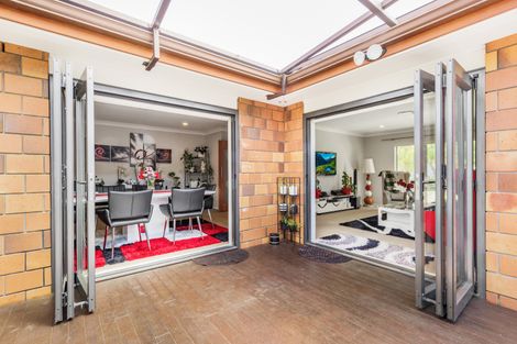 Photo of property in 11 Allerton Place, Wattle Downs, Auckland, 2103