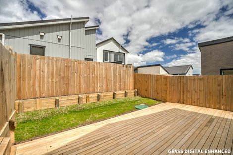Photo of property in 61 Horokaka Street, Massey, Auckland, 0614