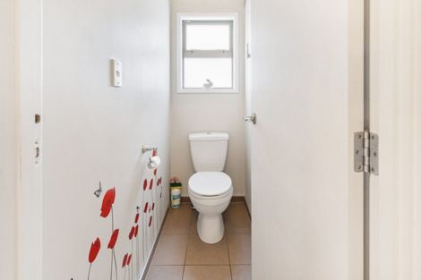 Photo of property in 38 Whangaparaoa Road, Red Beach, 0932
