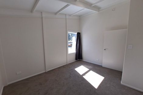 Photo of property in 62 Seaview Road, Marfell, New Plymouth, 4310