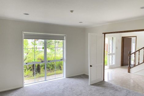 Photo of property in 130 Chelsea View Drive, Chatswood, Auckland, 0626
