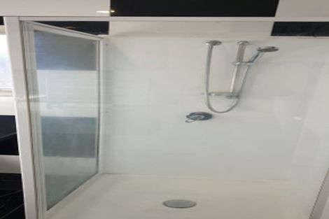 Photo of property in 27 Dovey Place, Massey, Auckland, 0614