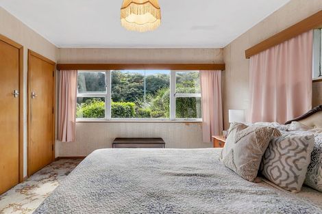 Photo of property in 84 Newlands Road, Newlands, Wellington, 6037