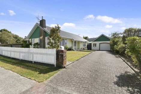 Photo of property in 6 Bexley Grove, Wainuiomata, Lower Hutt, 5014
