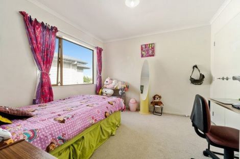 Photo of property in 27 Roy Douglas Place, Favona, Auckland, 2024