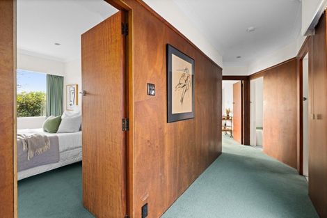 Photo of property in 16 Howard Road, Taradale, Napier, 4112