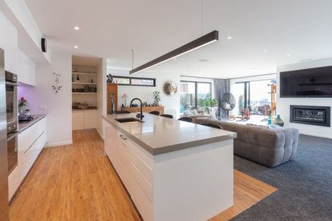 Photo of property in 27 Rannoch Drive, Jacks Point, Queenstown, 9371