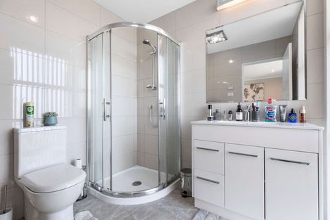 Photo of property in 33 Popokatea Drive, Takanini, 2112