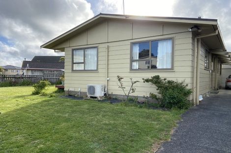 Photo of property in 75 Horokiwi Road West, Newlands, Wellington, 6037