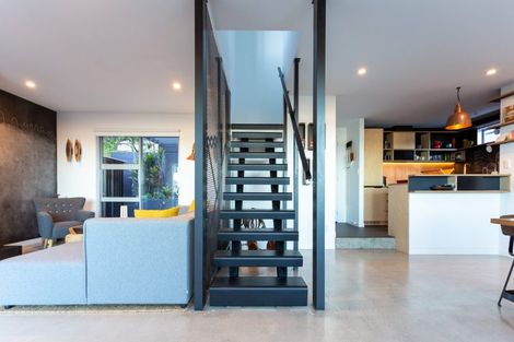 Photo of property in 394 The Esplanade, Island Bay, Wellington, 6023