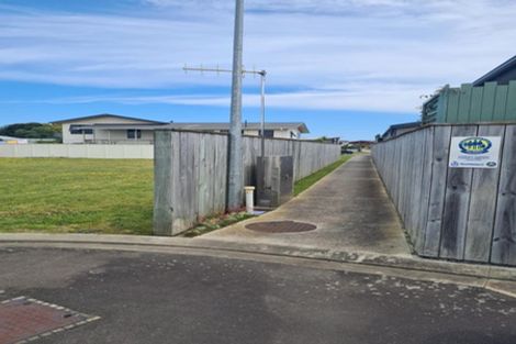 Photo of property in 5 Snappers Lane, Foxton Beach, Foxton, 4815