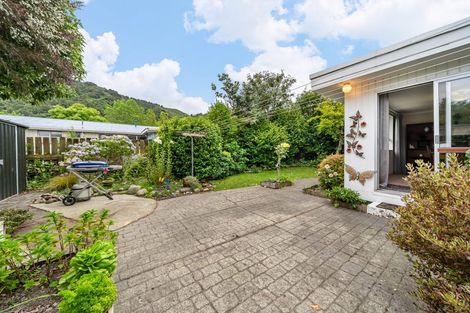 Photo of property in 2/7 Harvard Grove, Totara Park, Upper Hutt, 5018