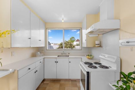 Photo of property in 2/136 Wainoni Road, Avondale, Christchurch, 8061