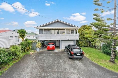 Photo of property in 12 School Road, Te Atatu South, Auckland, 0610