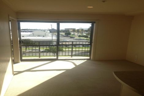 Photo of property in 2d/18 Ronwood Avenue, Manukau, Auckland, 2104